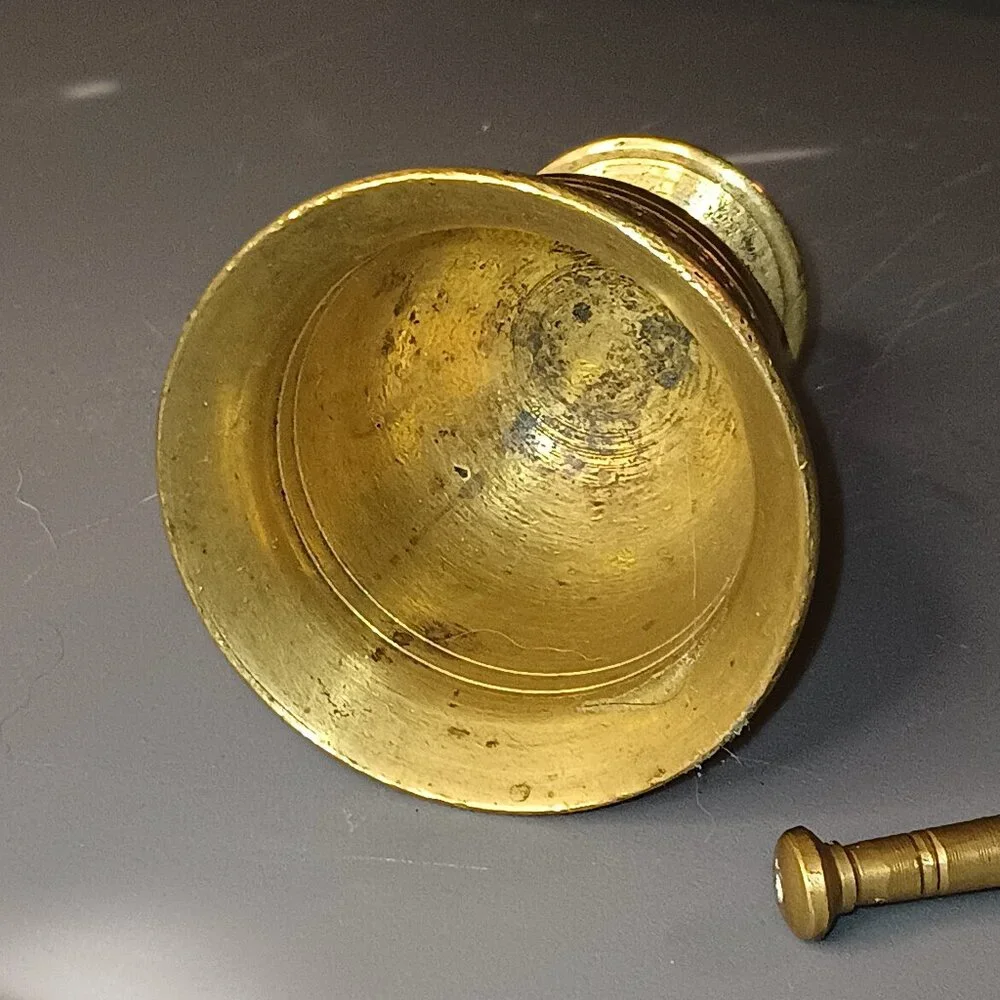 Vintage Brass Small Mortar with Decorative Trim & Pestle - Picture 2 of 9